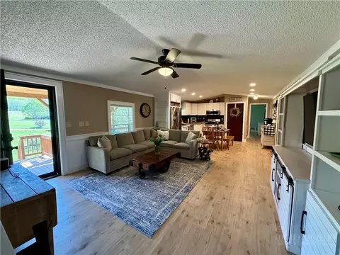 Living - 711 Modock Rd, Trade, TN 37691 photo 2 of 2