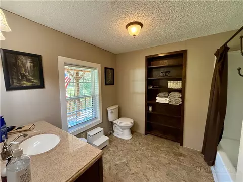 Bath - 711 Modock Rd, Trade, TN 37691 photo 5 of 6