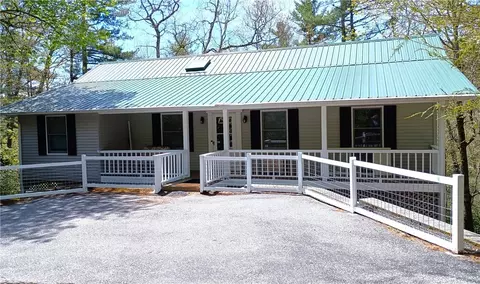 70 Tulip Ln, Newland, NC 28657