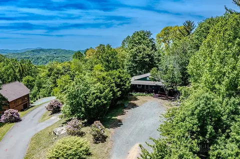 386 Fall Creek Meadows Ln, Elk Park, NC 28622