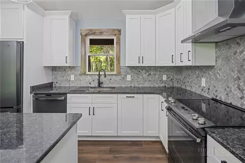Kitchen - 115 Pine Burr Dr, Purlear, NC 28665 photo 2 of 3