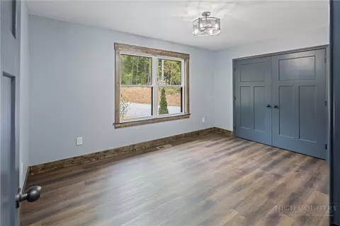 Bedroom - 115 Pine Burr Dr, Purlear, NC 28665 photo 3 of 6