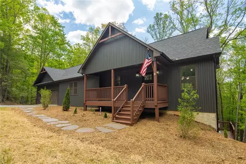 115 Pine Burr Dr, Purlear, NC 28665