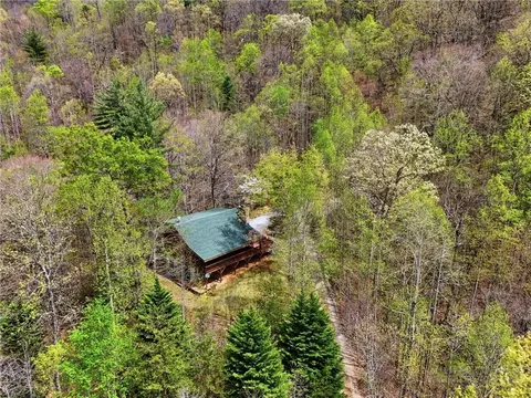 3455 Valley Dr, Lenoir, NC 28645