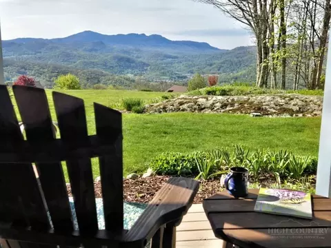 559 Banner Grande Ln, Banner Elk, NC 28604