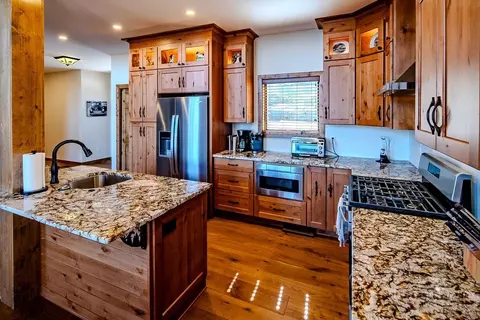 Kitchen - 701 Beech Mountain Pkwy, Beech Mountain, NC 28604 photo 2 of 2