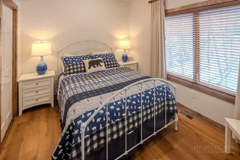 Bedroom - 701 Beech Mountain Pkwy, Beech Mountain, NC 28604 photo 6 of 7