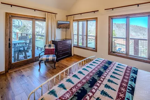 Bedroom - 701 Beech Mountain Pkwy, Beech Mountain, NC 28604 photo 1 of 7