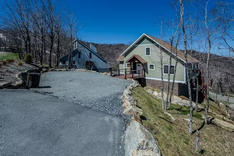 Exterior - 701 Beech Mountain Pkwy, Beech Mountain, NC 28604 photo 2 of 7
