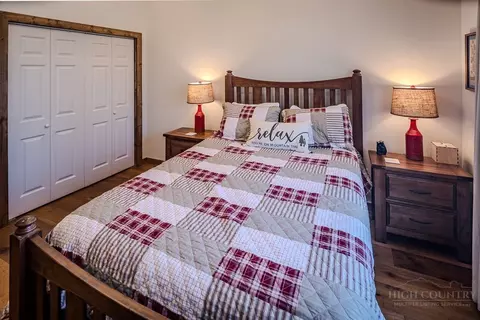 Bedroom - 701 Beech Mountain Pkwy, Beech Mountain, NC 28604 photo 5 of 7