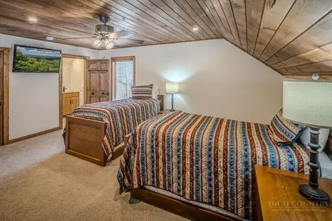 Bedroom - 701 Beech Mountain Pkwy, Beech Mountain, NC 28604 photo 7 of 7