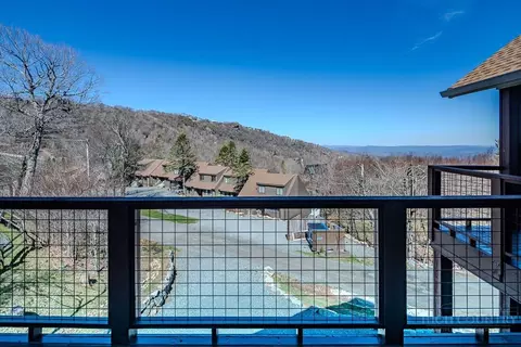 Exterior - 701 Beech Mountain Pkwy, Beech Mountain, NC 28604 photo 3 of 7