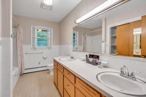 Bath - 266 Morningside Dr, Boone, NC 28607 photo 1 of 4
