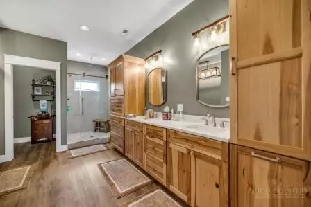 Bath - 70 Paynes Ct, Roaring Gap, NC 28668 photo 2 of 4