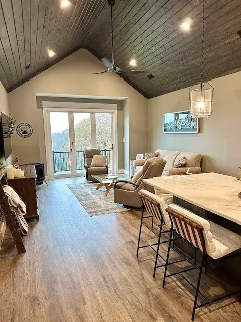Living - 70 Paynes Ct, Roaring Gap, NC 28668 photo 1 of 1