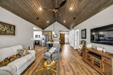 Entry Way - 70 Paynes Ct, Roaring Gap, NC 28668 photo 1 of 1
