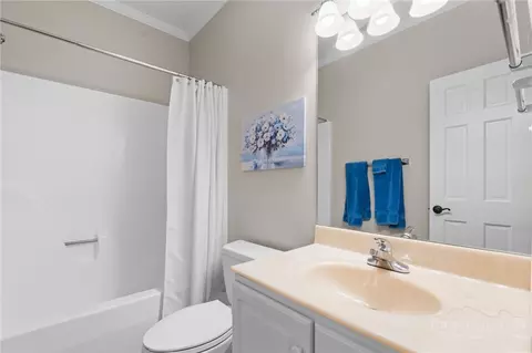 Bath - 167 Glendale Dr, Boone, NC 28607 photo 4 of 6