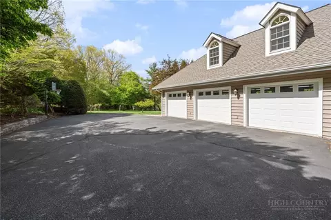 Exterior - 167 Glendale Dr, Boone, NC 28607 photo 5 of 13