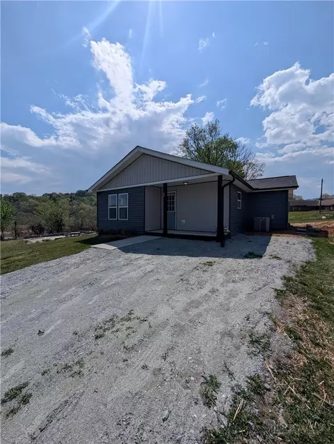 68 Estep St, Sparta, NC 28675