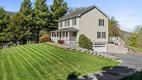 713 Kalmia Dr, Boone, NC 28607