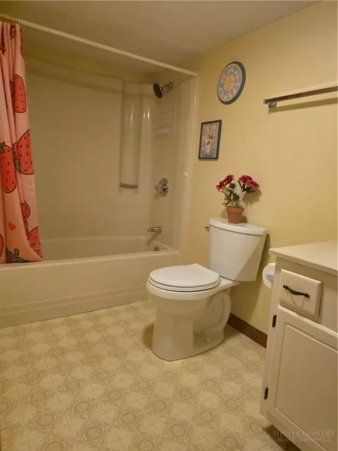 Bath - 189 Pine Loop, Newland, NC 28657 photo 2 of 2