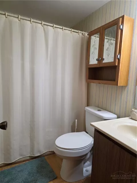 Bath - 189 Pine Loop, Newland, NC 28657 photo 1 of 2