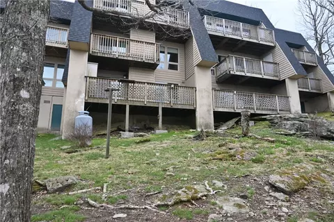 Exterior - 111 Courtside Ln #B-9, Beech Mountain, NC 28604 photo 2 of 4