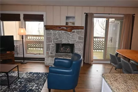 Living - 111 Courtside Ln #B-9, Beech Mountain, NC 28604 photo 2 of 3