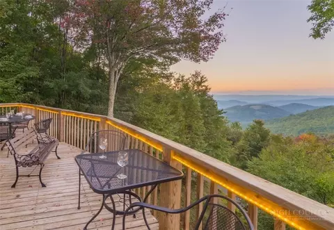 192 Wild Daisy Ln, Beech Mountain, NC 28604