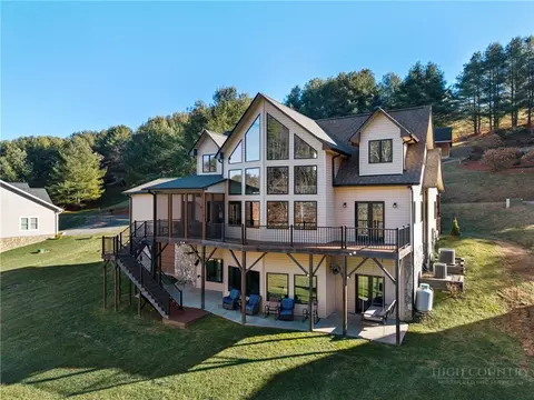 446 Green Meadows Dr, Todd, NC 28684