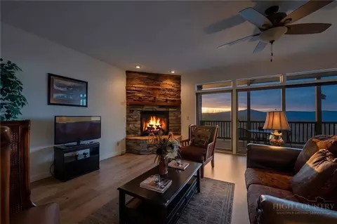 335 Pleasant View Dr #4D, Sugar Mountain, NC 28604