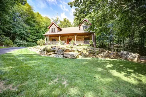 Exterior - 161 Cobblestone Bridge Ln, Banner Elk, NC 28604 photo 2 of 14