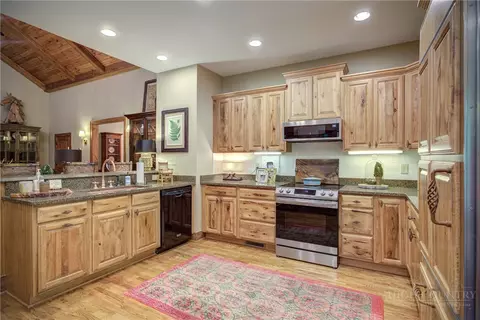 Kitchen - 161 Cobblestone Bridge Ln, Banner Elk, NC 28604 photo 1 of 2