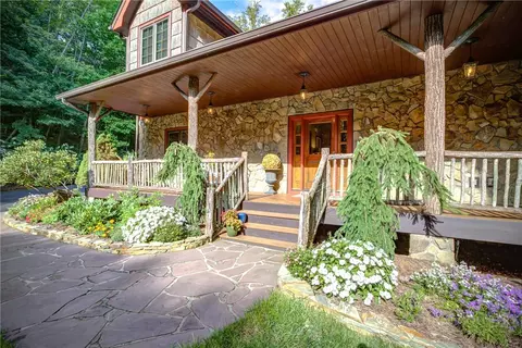Exterior - 161 Cobblestone Bridge Ln, Banner Elk, NC 28604 photo 4 of 14