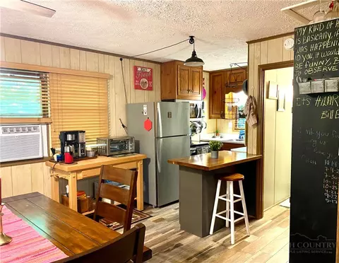 Kitchen - 175 Ash Loop, Newland, NC 28657 photo 1 of 3