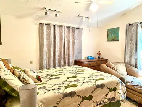 Bedroom - 175 Ash Loop, Newland, NC 28657 photo 4 of 4