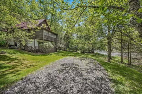 1361 River Front Dr, Jefferson, NC 28640