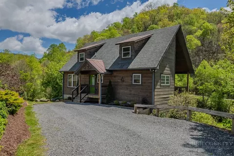 210 Grand Creek Rd, Vilas, NC 28692
