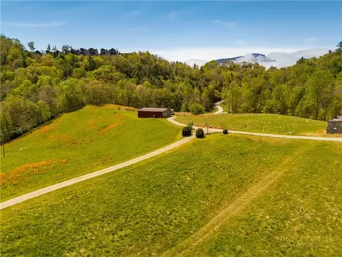 720 George Eggers Rd, Banner Elk, NC 28604