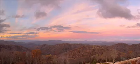 View/Area - 174 Winter Park Trl, Beech Mountain, NC 28604 photo 6 of 7