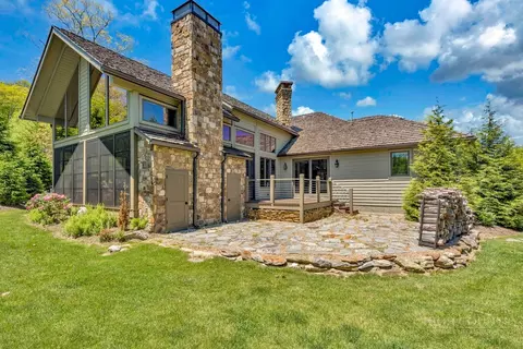 30 Crestview Ln, Banner Elk, NC 28604