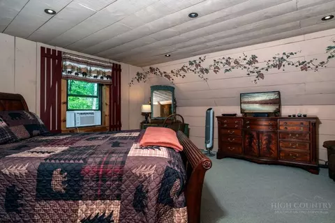 Bedroom - 110 Forest Run, Sugar Mountain, NC 28604 photo 8 of 9