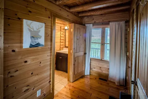 Entry Way - 989 Scenic Dr, Vilas, NC 28692 photo 2 of 3