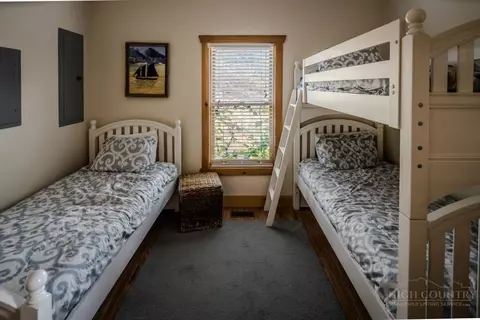 Bedroom - 989 Scenic Dr, Vilas, NC 28692 photo 6 of 7