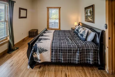 Bedroom - 989 Scenic Dr, Vilas, NC 28692 photo 5 of 7