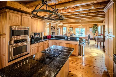 Kitchen - 989 Scenic Dr, Vilas, NC 28692 photo 2 of 4