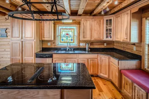 Kitchen - 989 Scenic Dr, Vilas, NC 28692 photo 3 of 4
