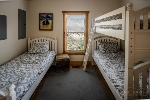 Bedroom - 989 Scenic Dr, Vilas, NC 28692 photo 6 of 7