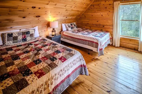 Bedroom - 989 Scenic Dr, Vilas, NC 28692 photo 3 of 7
