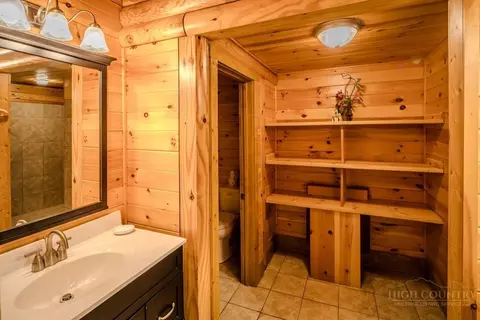 Bath - 989 Scenic Dr, Vilas, NC 28692 photo 2 of 5